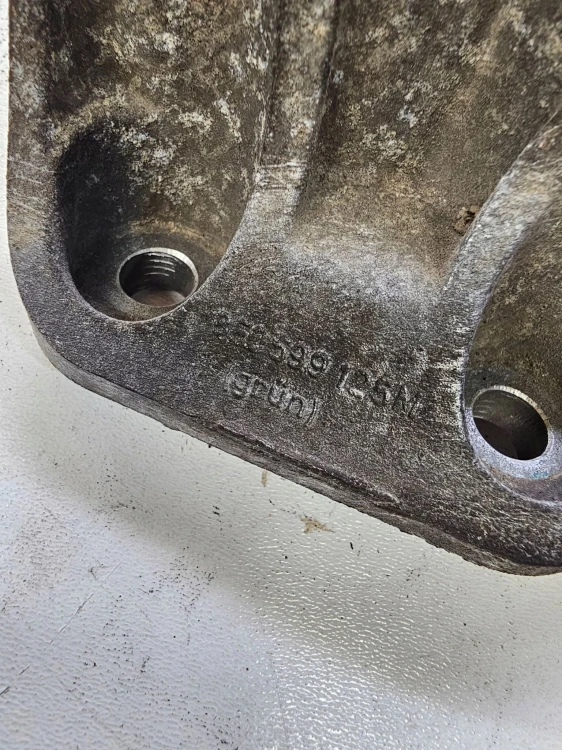 ŁAPA PODUSZKA MOSTU AUDI A6 C6 A4 B7 8E0599125M