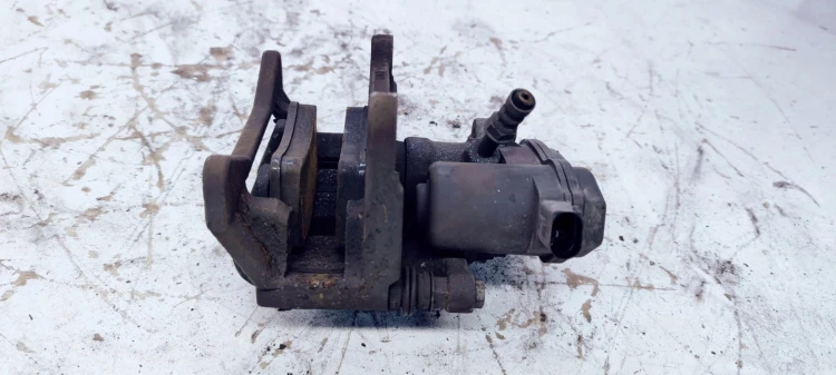 ZACISK HAMULCOWY PRAWY TYŁ AUDI A4 A5 A6 C7 330MM