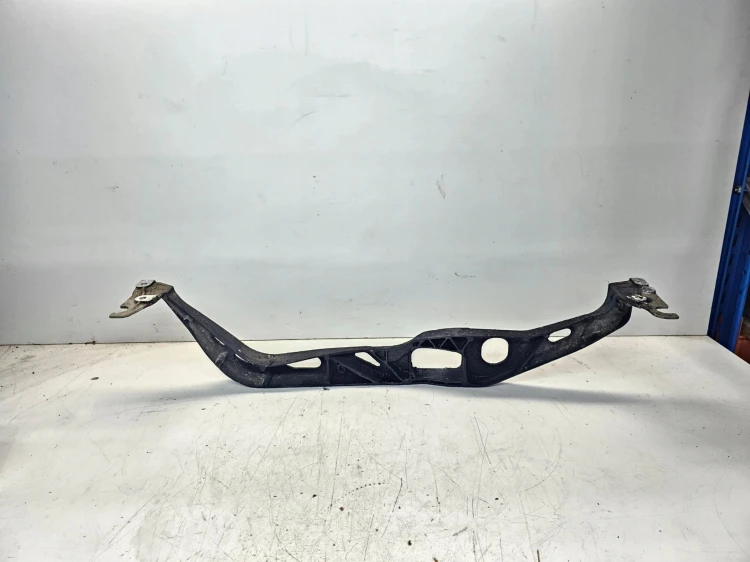 BELKA WSPORNIK SILNIKA AUDI A4 A5 A6 8K0199521Q