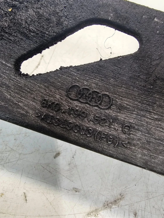 BELKA WSPORNIK SILNIKA AUDI A4 A5 A6 8K0199521Q