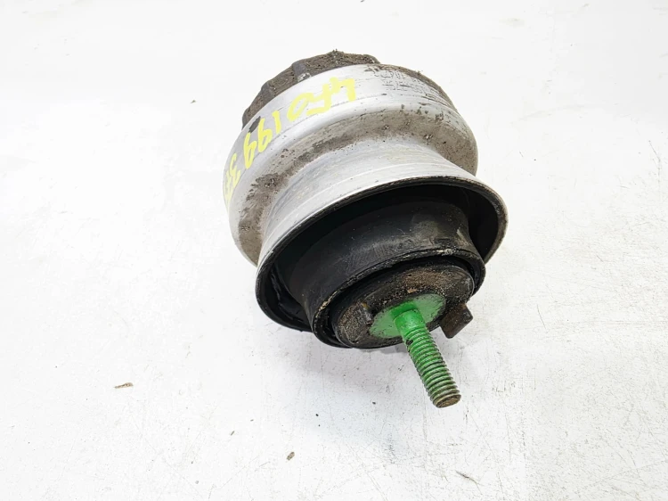 PODUSZKA ŁAPA SILNIKA LEWA BEZ CZUJNIKA AUDI A6 C6 2.4 BDW 4F0199379K