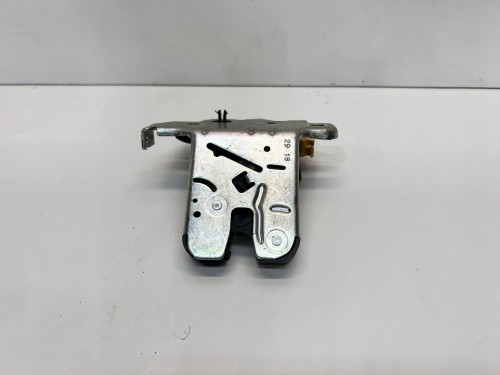 ZAMEK KLAPY TYŁ AUDI Q5 FY 80A827506A