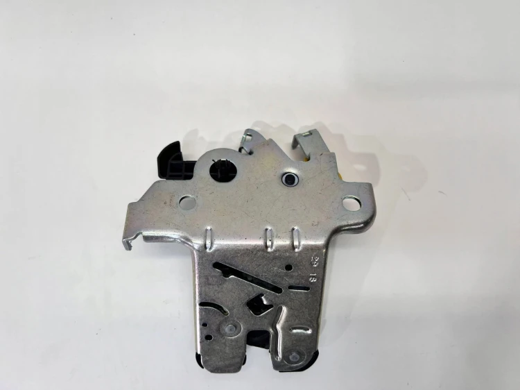 ZAMEK KLAPY TYŁ AUDI Q5 FY 80A827506A