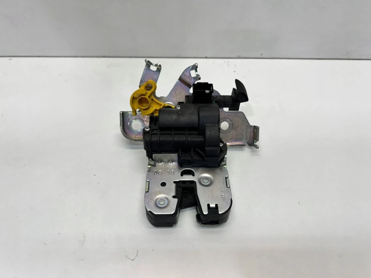 ZAMEK KLAPY TYŁ AUDI Q5 FY 80A827506A
