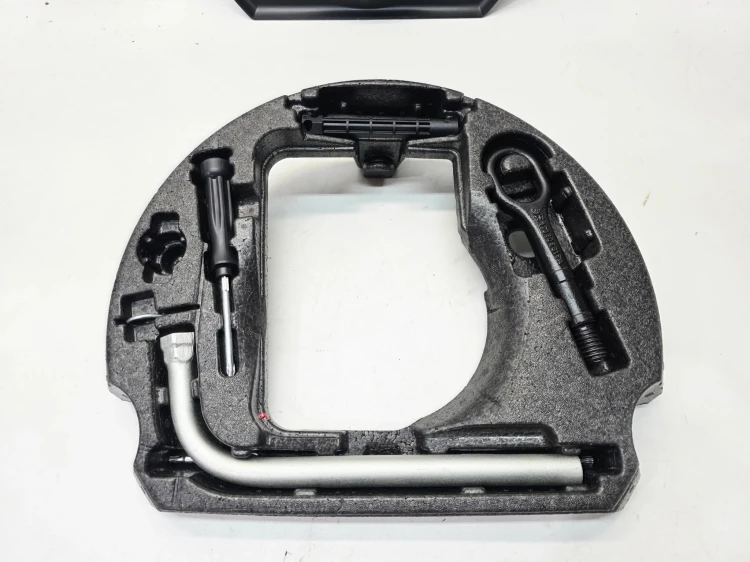 ZESTAW NAPRAWCZY KLUCZ WKRĘTKA ŚRUBOKRĘT TORX AUDI A6 C7 4G0012109