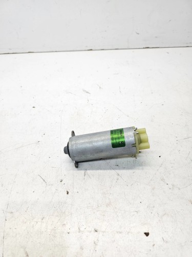 SILNICZEK REGULACJI FOTELA AUDI A6 C6 0130002529