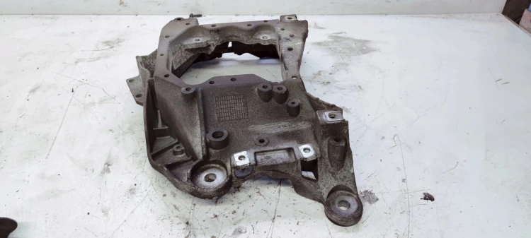 ŁAPA PODPORA SKRZYNI BIEGÓW AUDI A6 A7 4G0399263AC