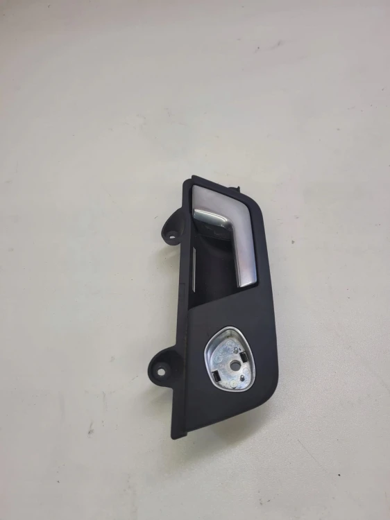 KLAMKA WEWNĘTRZNA PRAWY TYŁ AUDI A4 B7 8E0839020C