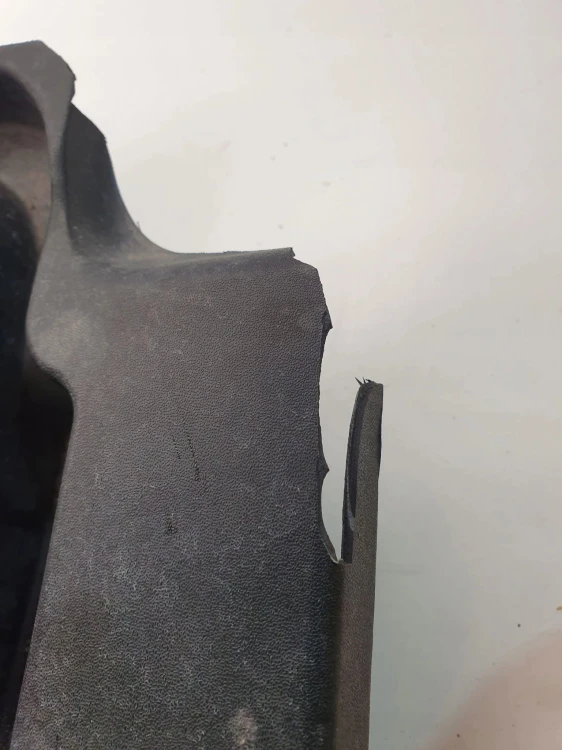 PODSZYBIE PLASTIKOWE AUDI A4 B8 A5 8T 8K1819447B
