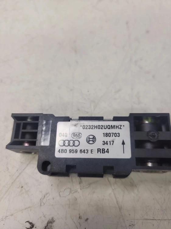 CZUJNIK UDERZENIOWY AUDI A3 8P A6 A8 D3 4B0959643E