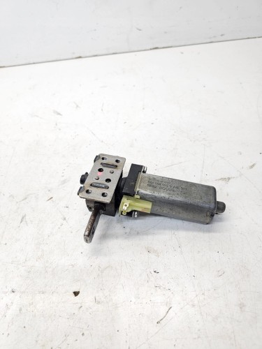 SILNICZEK REGULACJI FOTELA AUDI A6 C6 0390203220