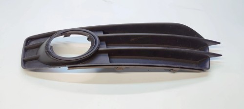 KRATKA ATRAPA ZDERZAKA AUDI A3 8P 8P0807681M