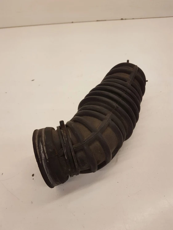 RURA WĄŻ POWIETRZA AUDI A4 B7 2,0 TFSI 8E0133356D