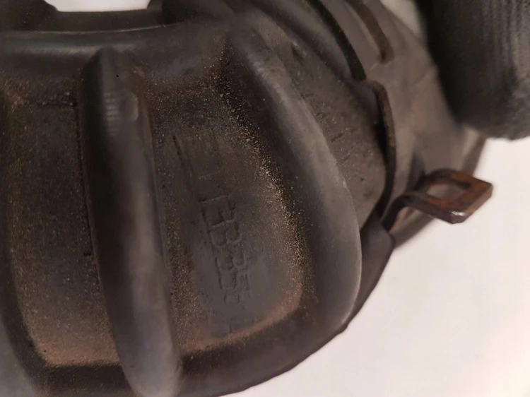 RURA WĄŻ POWIETRZA AUDI A4 B7 2,0 TFSI 8E0133356D