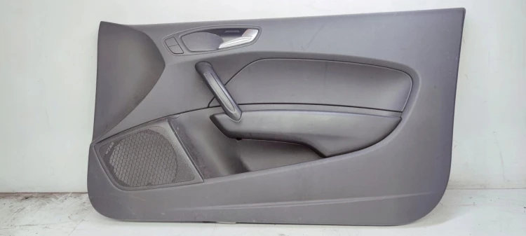 BOCZEK DRZWI PRAWY PRZÓD AUDI A1 3DRZWI 8X1867106A *3*