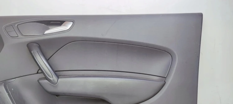 BOCZEK DRZWI PRAWY PRZÓD AUDI A1 3DRZWI 8X1867106A *3*