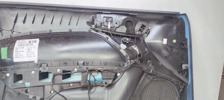 BOCZEK DRZWI PRAWY PRZÓD AUDI A1 3DRZWI 8X1867106A *3*