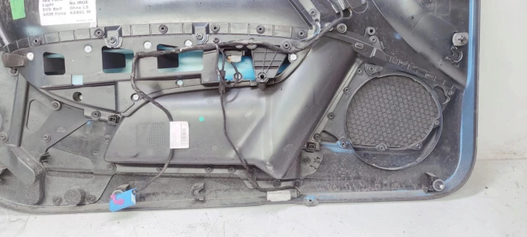 BOCZEK DRZWI PRAWY PRZÓD AUDI A1 3DRZWI 8X1867106A *3*