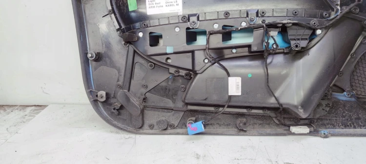 BOCZEK DRZWI PRAWY PRZÓD AUDI A1 3DRZWI 8X1867106A *3*
