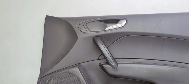 BOCZEK DRZWI PRAWY PRZÓD AUDI A1 3DRZWI 8X1867106A *3*