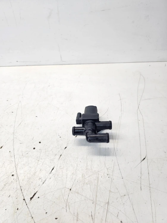 ZAWÓR ELEKTROMAGNETYCZNY WODY AUDI A4 A5 Q5 1T0820036D