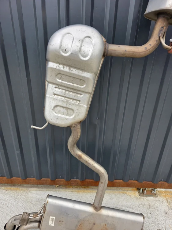 TŁUMIK WYDECH AUDI A3 8V VOLKSWAGEN SEAT SKODA 5Q6253611B 5Q0253211BF !!!