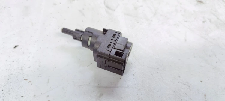 CZUJNIK HAMULCA STOP AUDI VW SEAT SKODA 6Q0945511