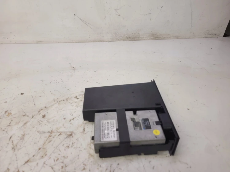 MODUŁ INTERFACE AUDIO AMI AUDI A4 B8 A5 4E0035785D