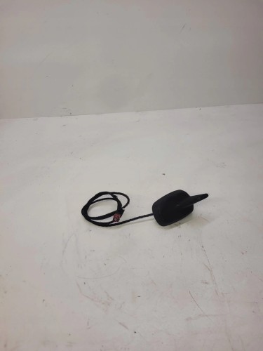 ANTENA LOTKA REKIN AUDI A6 C6 SEDAN 4F5035503A MAT