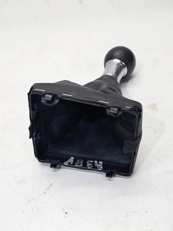 MIESZEK GAŁKA ZMIANY BIEGÓW AUDI A3 8V 8V0863279 ***2***