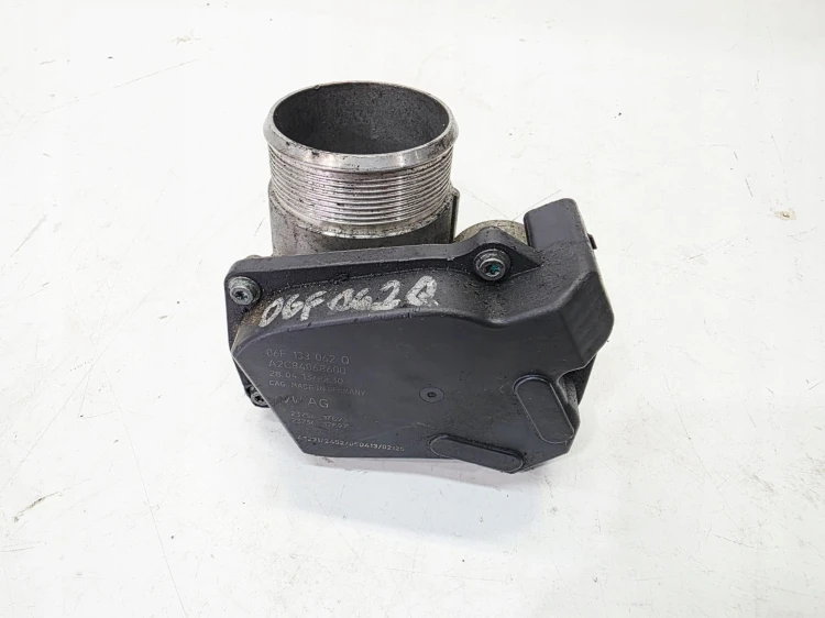 PRZEPUSTNICA KLAPA AUDI VOLKSWAGEN SEAT SKODA 2.0 TFSI TSI 06F133062Q