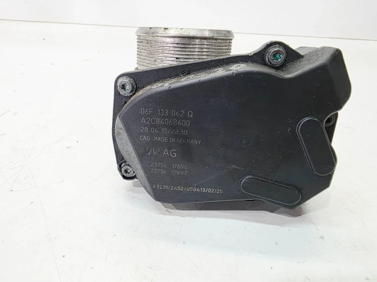 PRZEPUSTNICA KLAPA AUDI VOLKSWAGEN SEAT SKODA 2.0 TFSI TSI 06F133062Q