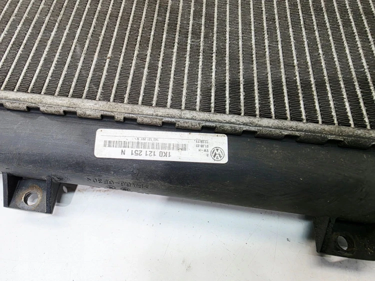CHŁODNICA PŁYNU WODY AUDI VOLKSWAGEN SEAT SKODA 1K0121251N