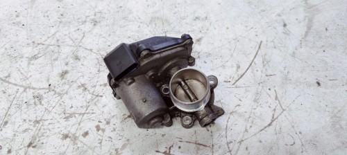 PRZEPUSTNICA AUDI A4 B9 A5 8F 2.0 TDI 04L131501B