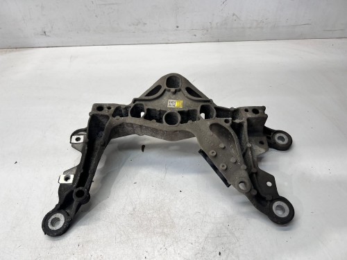 ŁAPA PODPORA SKRZYNI BIEGÓW AUDI A4 B9 A5 8W0399262AD