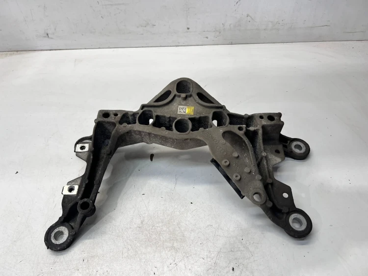 ŁAPA PODPORA SKRZYNI BIEGÓW AUDI A4 B9 A5 8W0399262AD
