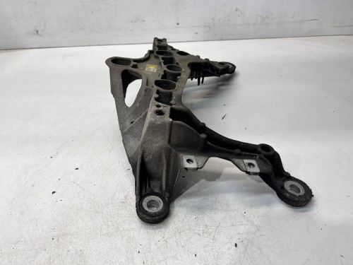 ŁAPA PODPORA SKRZYNI BIEGÓW AUDI A4 B9 A5 8W0399262AD
