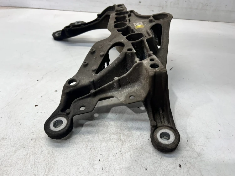 ŁAPA PODPORA SKRZYNI BIEGÓW AUDI A4 B9 A5 8W0399262AD