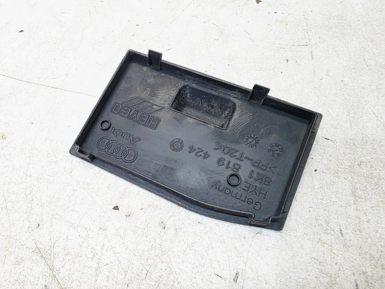 ZAŚLEPKA OSŁONA KLEMY PLUSOWEJ + AUDI A4 B8 A5 8T 8K1819424