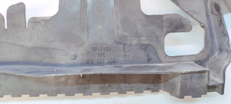 KIEROWNICA POWIETRZA PRAWA AUDI A6 C6 4F0121284AS