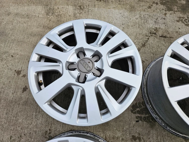 FELGA FELGI AUDI A3 A4 A6 7.5JR16 ET45 4F0601025CA