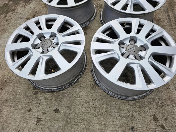 FELGA FELGI AUDI A3 A4 A6 7.5JR16 ET45 4F0601025CA