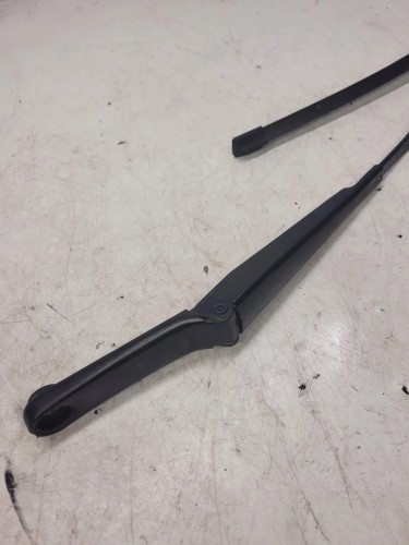 RAMIĘ WYCIERACZKI LEWE AUDI A6 C7 A7 4G1955407C