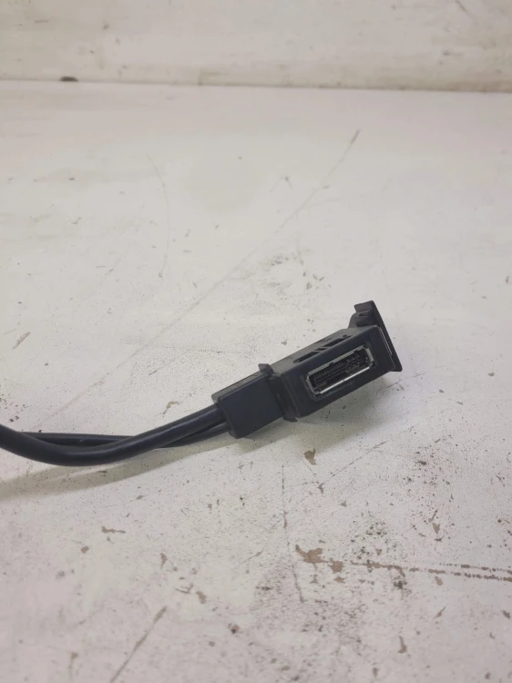 KABEL ADAPTER AMI INTERFACE AUDI A6 C6 4F0035727