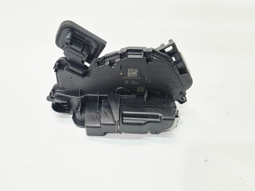ZAMEK DRZWI PRAWY PRZÓD AUDI A3 8Y VOLKSWAGEN SEAT SKODA 5TC837016D