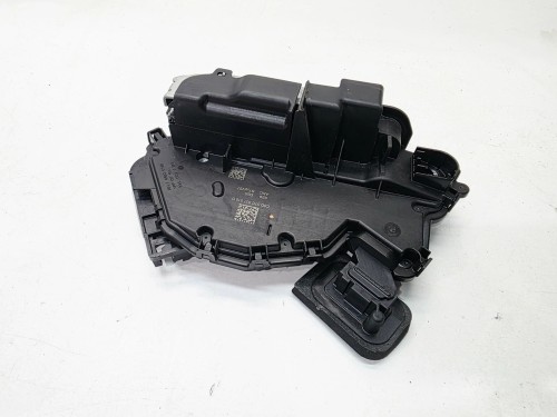 ZAMEK DRZWI PRAWY PRZÓD AUDI A3 8Y VOLKSWAGEN SEAT SKODA 5TC837016D
