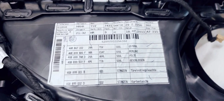 BOCZEK DRZWI P T MATERIAŁ AUDI A7 4G8867306 EU *52