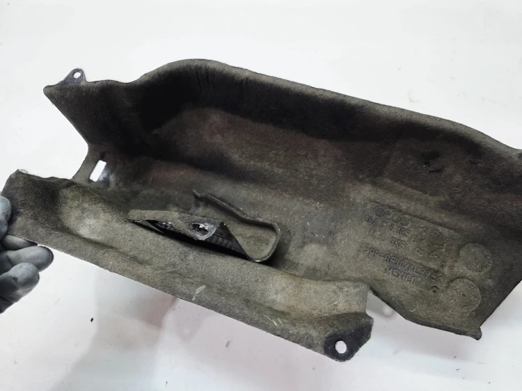 OSŁONA TERMICZNA KOMPRESORA PODWOZIA TYŁ AUDI Q5 FY 80A616105C