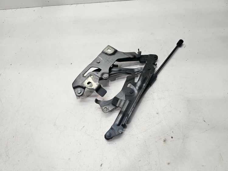 ZAWIAS MASKI LEWY AUDI Q5 80A FY 80A823301B