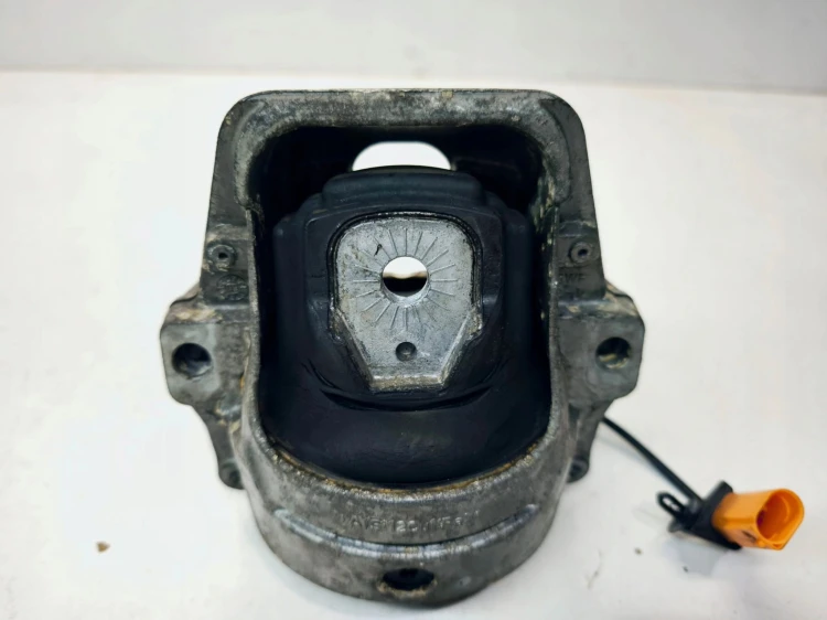 PODUSZKA SILNIKA Z CZUJNIKIEM AUDI A4 B8 A5 8T Q5 8R 8K0199381NE